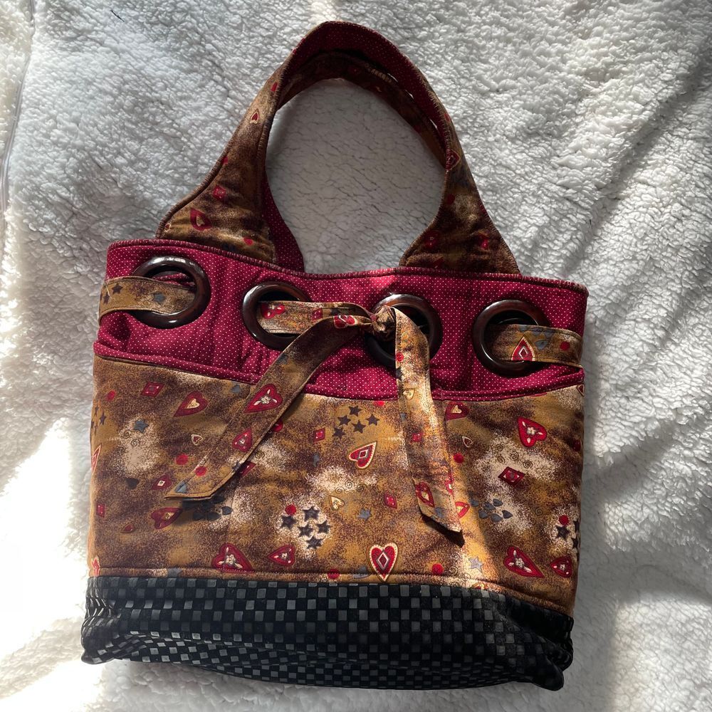Country cottage Quilted shoulder red bag DIY sewing craft  handmade hearts stars